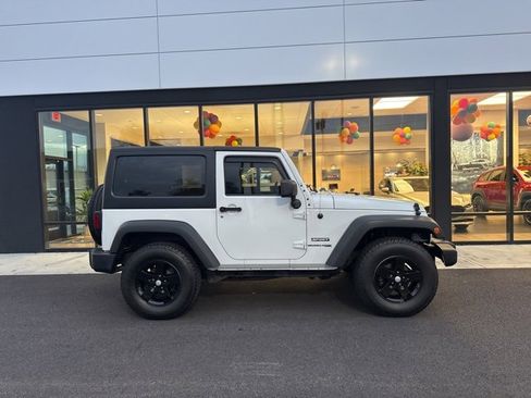 Used 2018 Jeep Wrangler Sport image 2