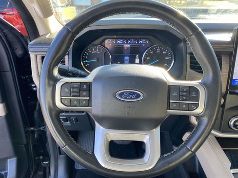 Used 2024 Ford Expedition Limited image 21