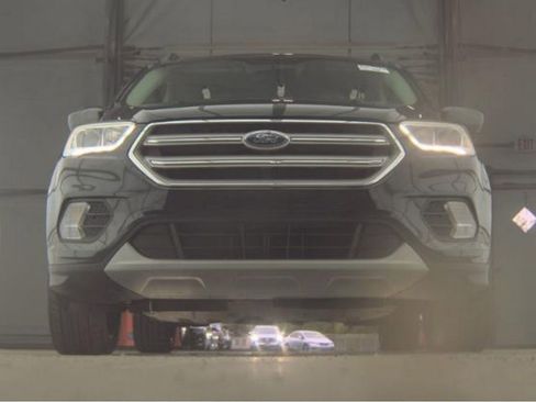 Used 2019 Ford Escape SEL AWD/4WD image 3