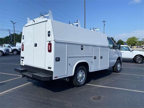 New 2026 Ford E-350 and Econoline 350 Super Duty w/ Power Equipment Group RWD image 23