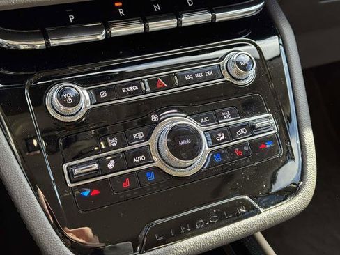 Used 2022 Lincoln Corsair Standard w/ Equipment Group 101A image 17