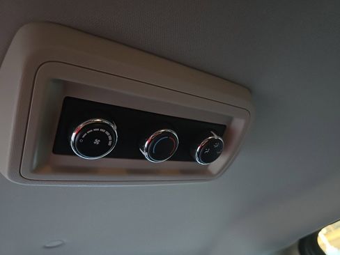 Used 2016 Dodge Grand Caravan SXT w/ Rear Park Assist Package image 30