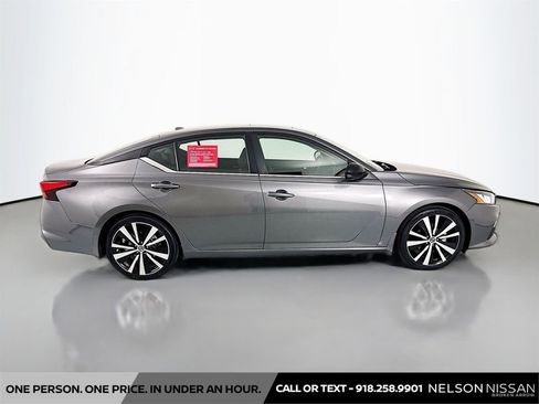 Certified 2020 Nissan Altima 2.5 SR w/ Premium Package FWD image 4