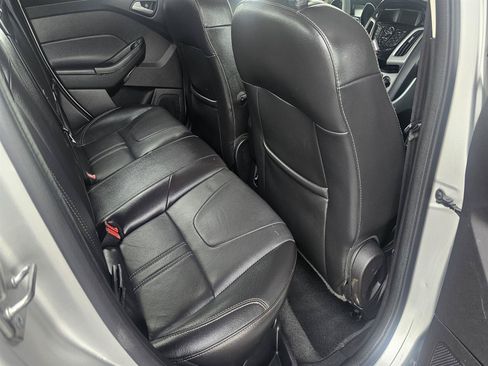 Used 2014 Ford Focus SE w/ Equipment Group 201A FWD image 22
