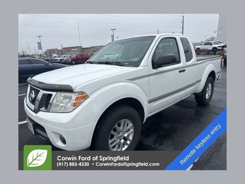 Used 2015 Nissan Frontier SV image 1