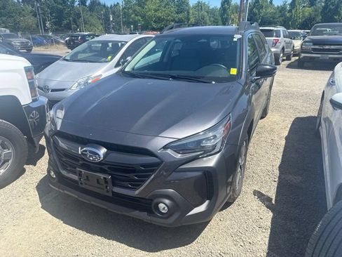 Used 2024 Subaru Outback Premium AWD/4WD image 3