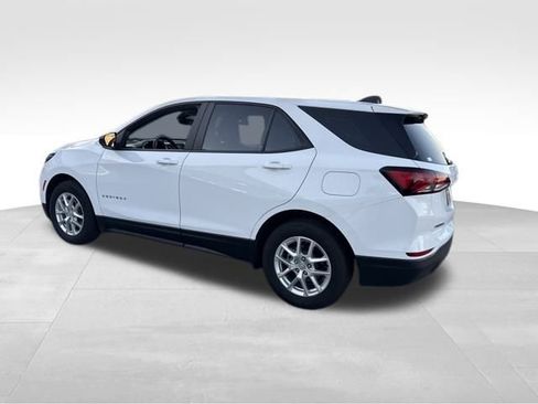 Certified 2022 Chevrolet Equinox LS image 3