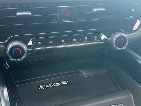 New 2026 Chevrolet Suburban Premier AWD/4WD image 19