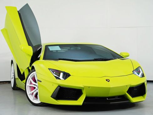 Used 2015 Lamborghini Aventador LP 700-4 image 6