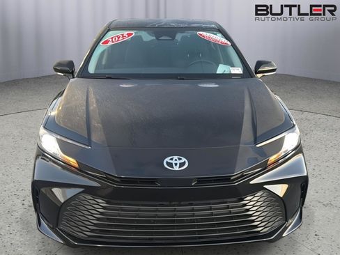 Certified 2025 Toyota Camry LE FWD image 9
