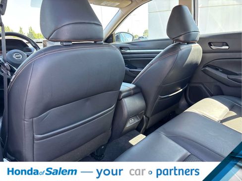 Used 2024 Nissan Altima 2.5 SR FWD image 12