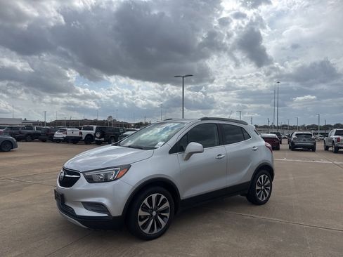 Used 2022 Buick Encore Preferred image 8