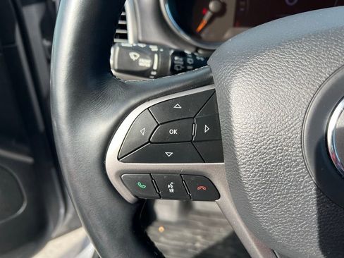 Used 2021 Jeep Grand Cherokee Laredo X image 41