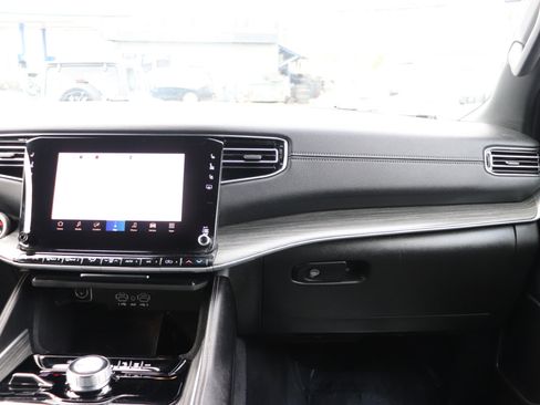 Used 2024 Jeep Wagoneer L Series II w/ Flexible Seating Group image 20