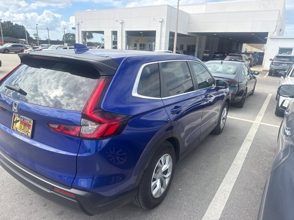 Used 2025 Honda CR-V LX image 17