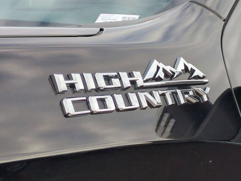 Used 2021 Chevrolet Silverado 1500 High Country w/ Technology Package image 13