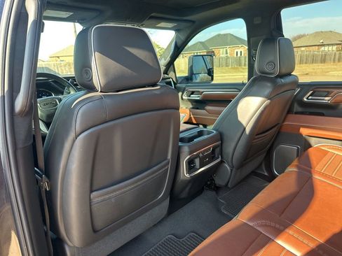 Used 2024 GMC Sierra 3500 Denali Ultimate image 35