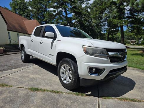 Used 2017 Chevrolet Colorado LT w/ LT Convenience Package RWD image 3