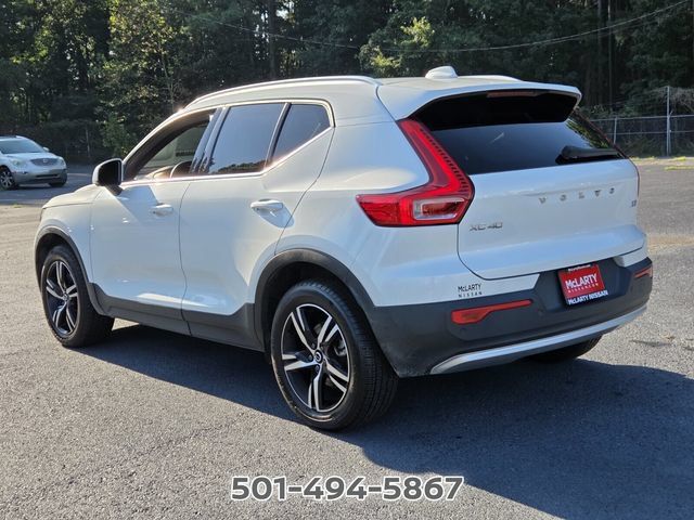 Used 2024 Volvo XC40 B5 Core AWD/4WD image 3