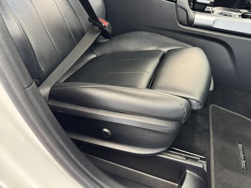 Used 2020 Mercedes-Benz GLB 250 4MATIC image 21