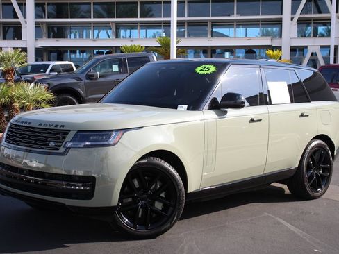Used 2025 Land Rover Range Rover SE AWD/4WD image 1