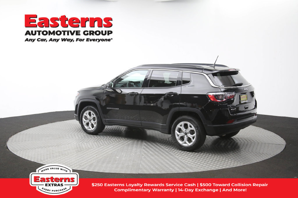 Used 2025 Jeep Compass Latitude w/ Sun & Sound Group AWD/4WD image 67
