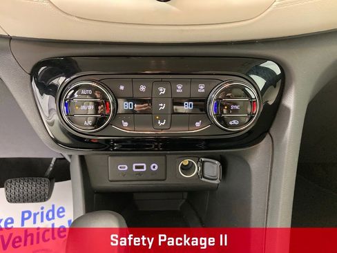 Used 2022 Buick Encore GX Select image 9