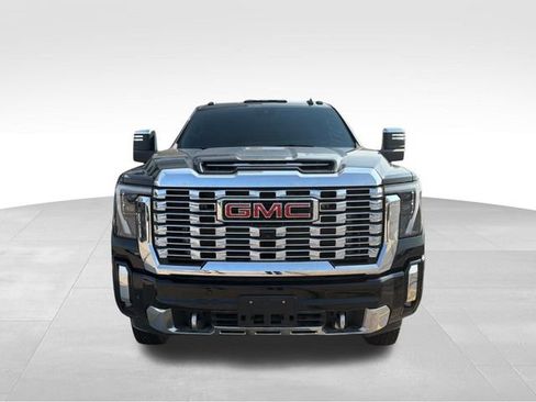 Used 2024 GMC Sierra 3500 Denali AWD/4WD image 3