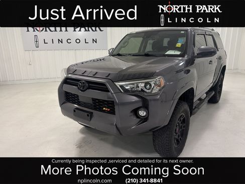 Used 2021 Toyota 4Runner SR5 AWD/4WD image 1