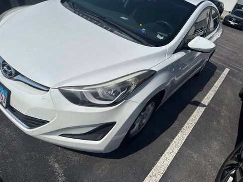 Used 2014 Hyundai Elantra SE FWD image 6