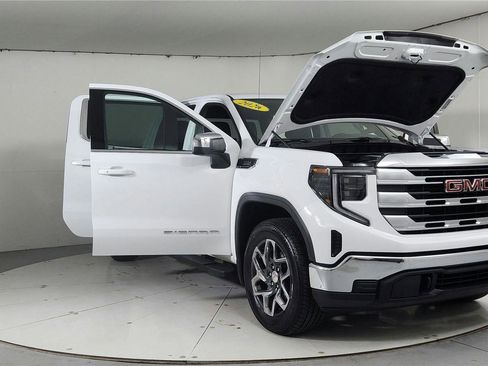 Used 2026 GMC Sierra 1500 SLE AWD/4WD image 9