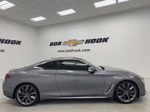 Used 2018 INFINITI Q60 Red Sport 400 w/ Sensory Package 3.0T Sport image 4