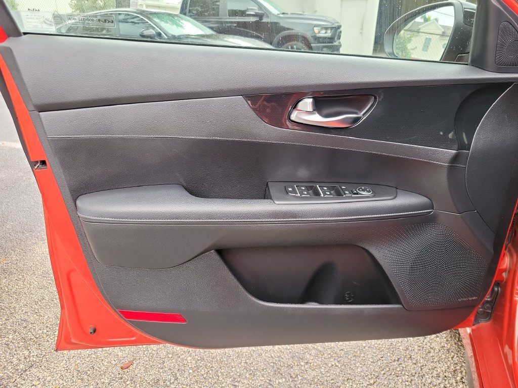 Certified 2022 Kia Forte GT-Line w/ GT-Line Premium Package FWD image 17