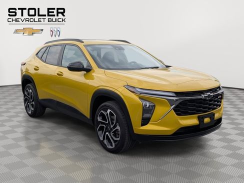 Used 2025 Chevrolet Trax RS w/ Sunroof Package FWD image 7