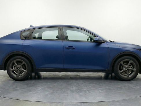 Used 2025 Kia K4 LXS image 11