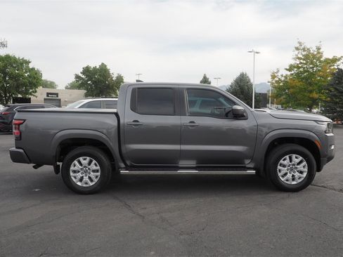 Used 2022 Nissan Frontier SV image 4