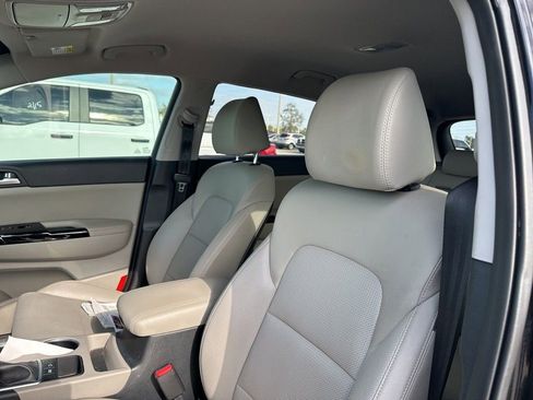 Certified 2021 Kia Sportage EX image 8