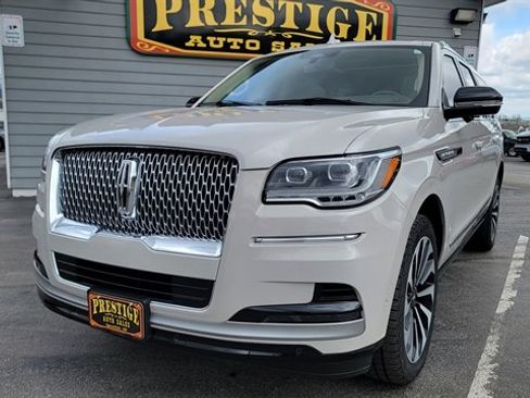 Used 2024 Lincoln Navigator L Reserve AWD/4WD image 2