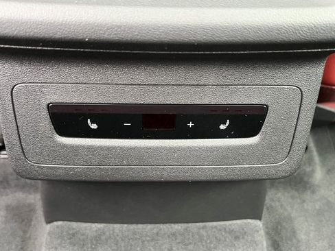 Certified 2025 Audi S6 e-tron Prestige w/ 21" Black Optic Package image 20