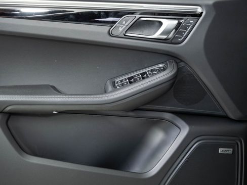New 2026 Porsche Macan AWD/4WD image 6