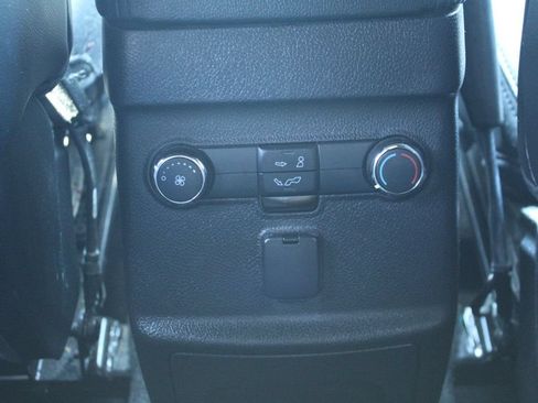 Used 2018 Ford Explorer XLT w/ Equipment Group 202A FWD image 32