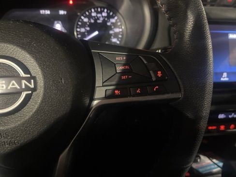 Used 2023 Nissan Kicks SR image 10