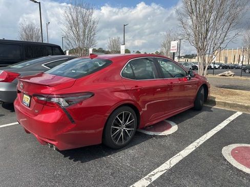 Used 2023 Toyota Camry SE image 6