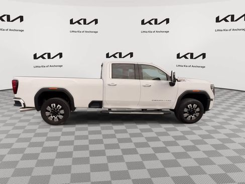 Used 2024 GMC Sierra 3500 Denali AWD/4WD image 9