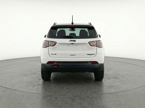 Used 2025 Jeep Compass Trailhawk image 6