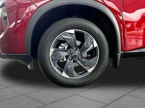Certified 2026 Nissan Rogue SV w/ SV Premium Package FWD image 11