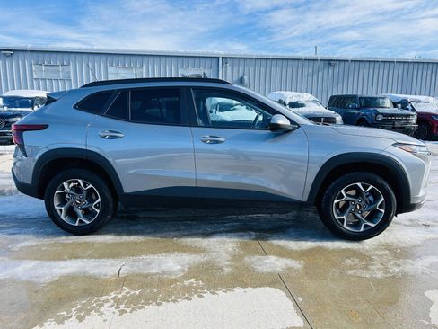 Used 2025 Chevrolet Trax LT image 35