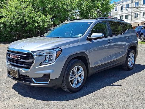 Certified 2023 GMC Terrain SLE w/ Driver Convenience Package AWD/4WD image 3
