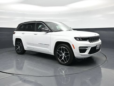 Used 2023 Jeep Grand Cherokee Summit AWD/4WD image 22