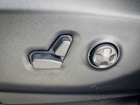 New 2026 Chrysler Pacifica Select image 14